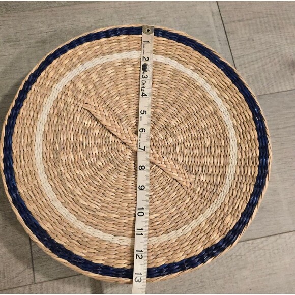 Pottery Barn Woven Seagrass Round Basket Placemats Holder - Picture 7 of 8